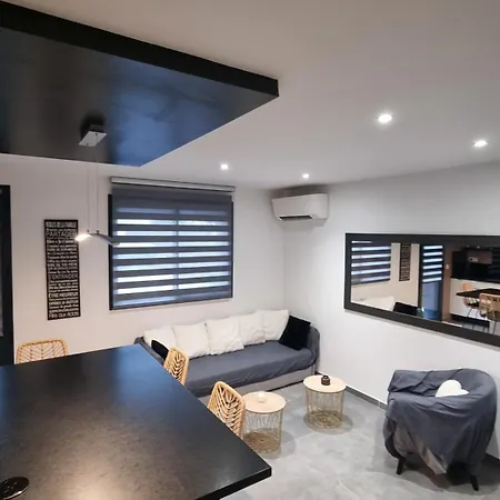 Maison Moderne ,200m De La Сasa de vacaciones