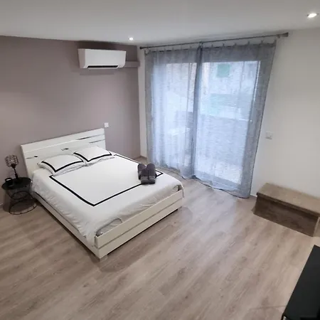 Maison Moderne ,200m De La