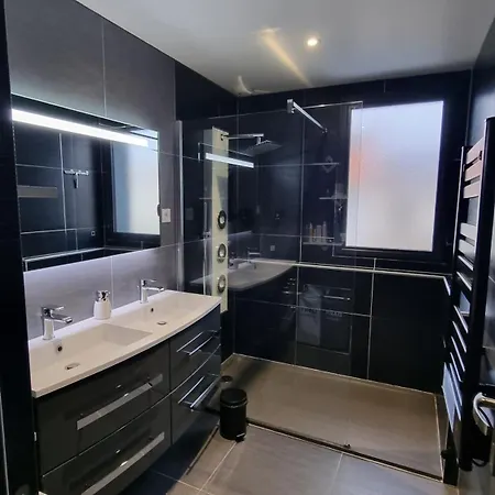 Сasa de vacaciones Maison Moderne ,200m De La *